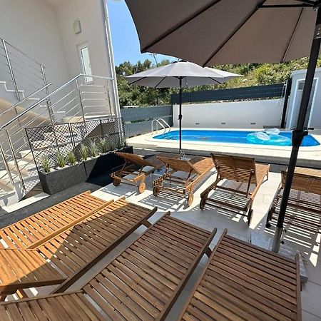 Villa Milena Sweet Apartment-With A Pool Трогір Екстер'єр фото