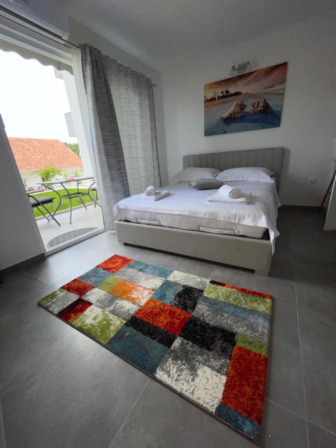 Villa Milena Sweet Apartment-With A Pool Трогір Екстер'єр фото